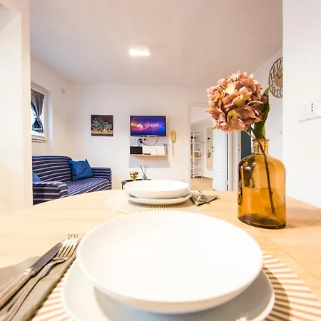 Castelletto - Appartamento+p. Auto : La Funicolare * Genua