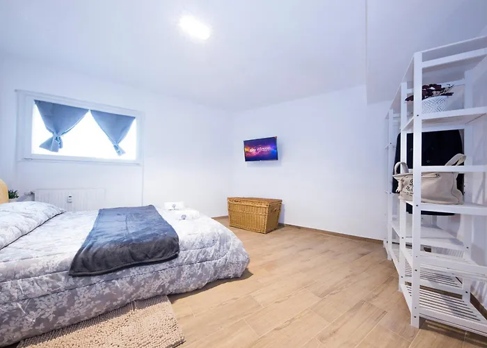 Castelletto - Appartamento+p. Auto : La Funicolare