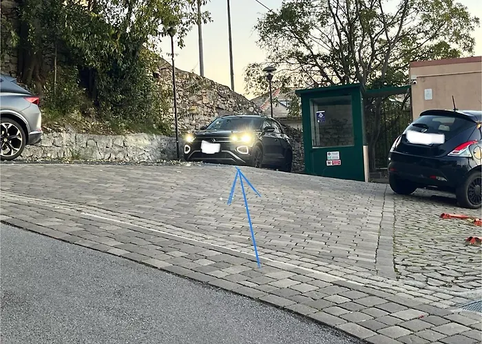 Castelletto - Appartamento+p. Auto : La Funicolare 아파트 *